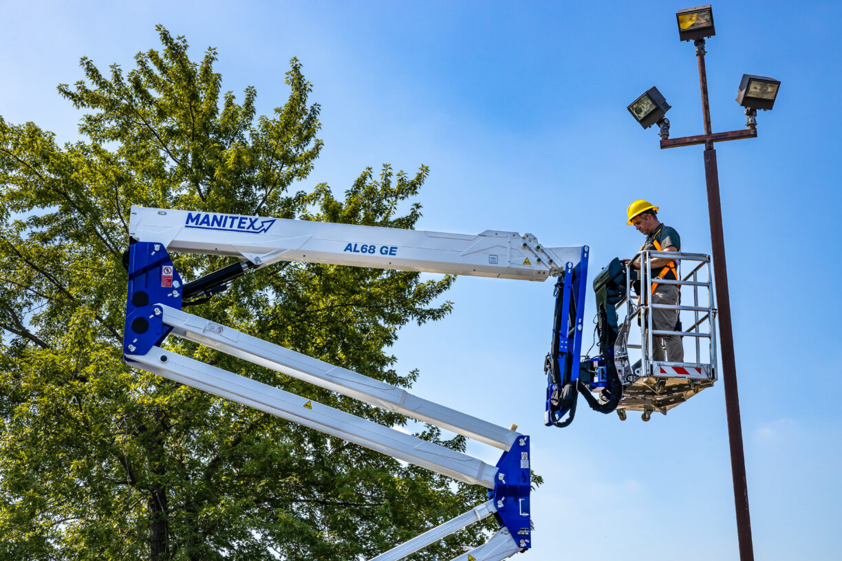 Manitex AL68 Tracked Lift - ABM Truck Equipment