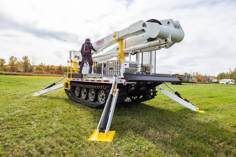 UTV International is a leader in rough-terrain digger derricks and aerial lifts.